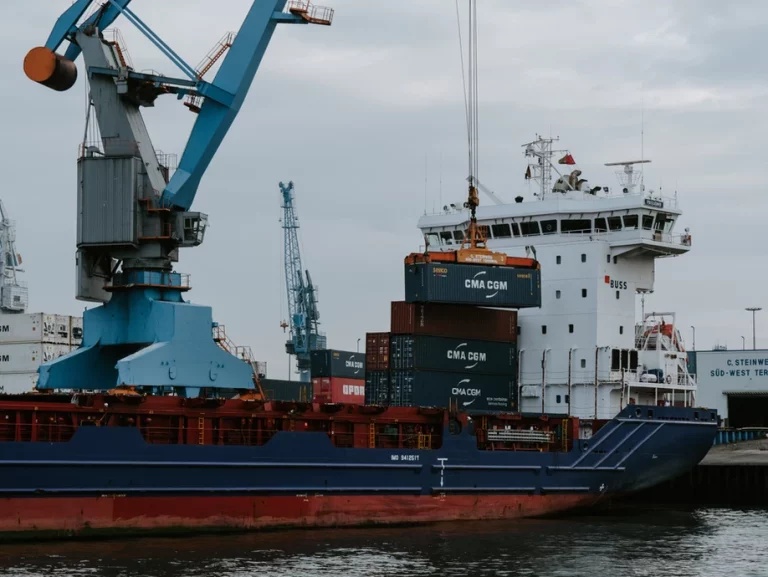 Cena za transport morski z Chin w lipcu 2020. Ile kosztuje kontener? Jaka cena za drobnicę?