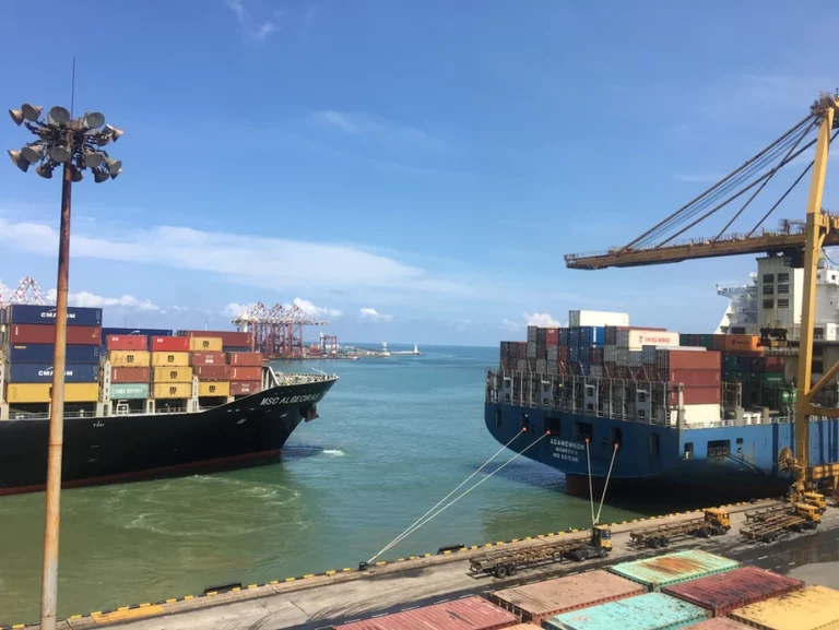 Ile kosztuje transport morski z Chin. Porównanie cen transportu we wrześniu